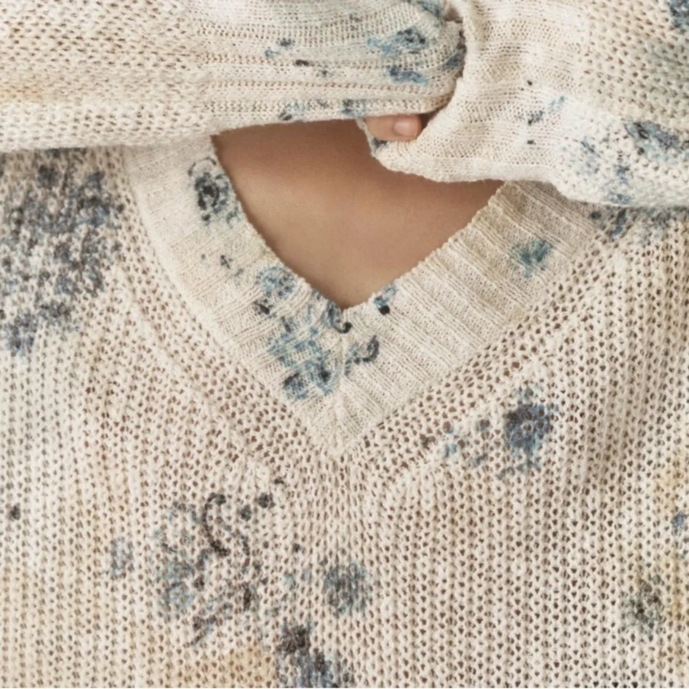 NWT Anthropologie Pilcro Slouchy V-Neck Sweater - Ivory Combo - Picture 6 of 8